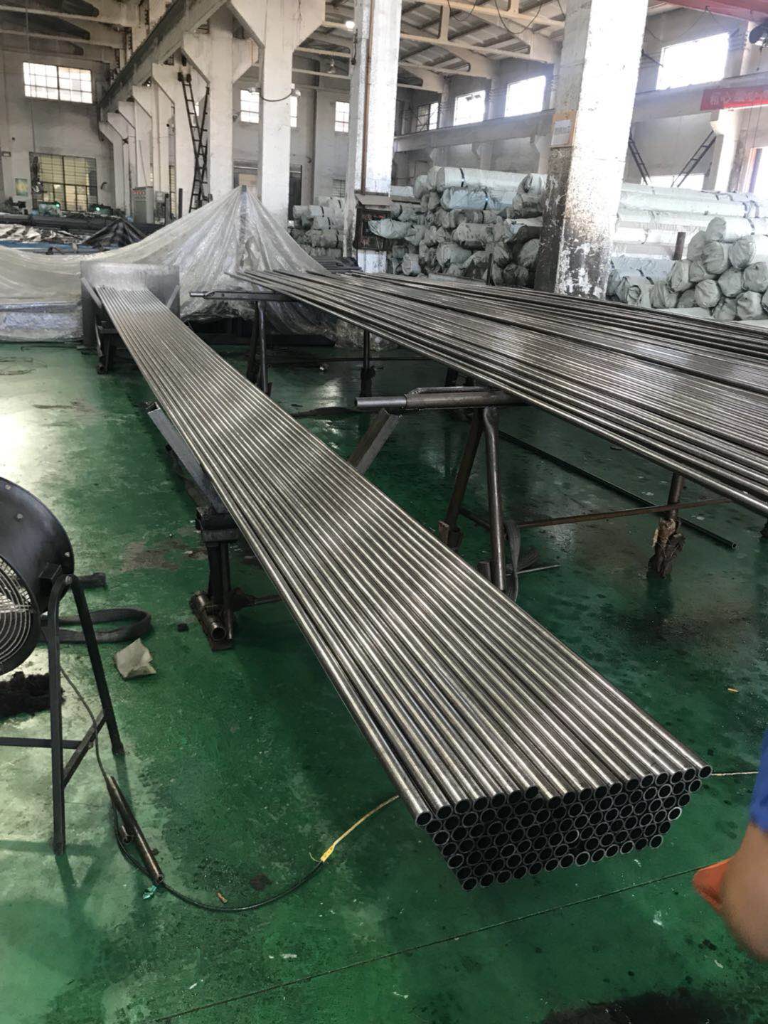 Small diameter seamless steel tube